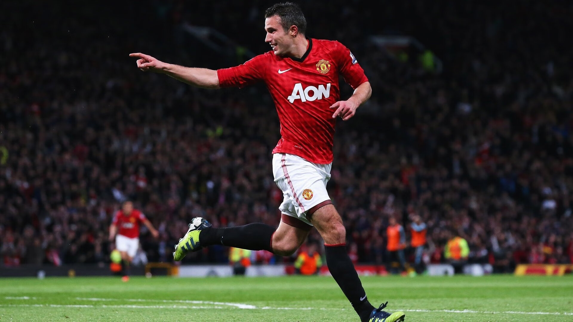 雷诺逆袭之夜，当周冠宇带队掀翻梅赛德斯王朝，F1新纪元已悄然开启